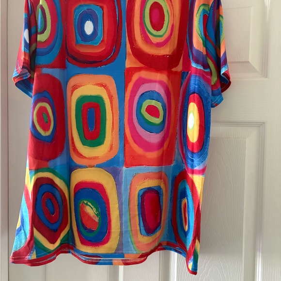 Colorful Abstract Patterned Top - Picture 6 of 8